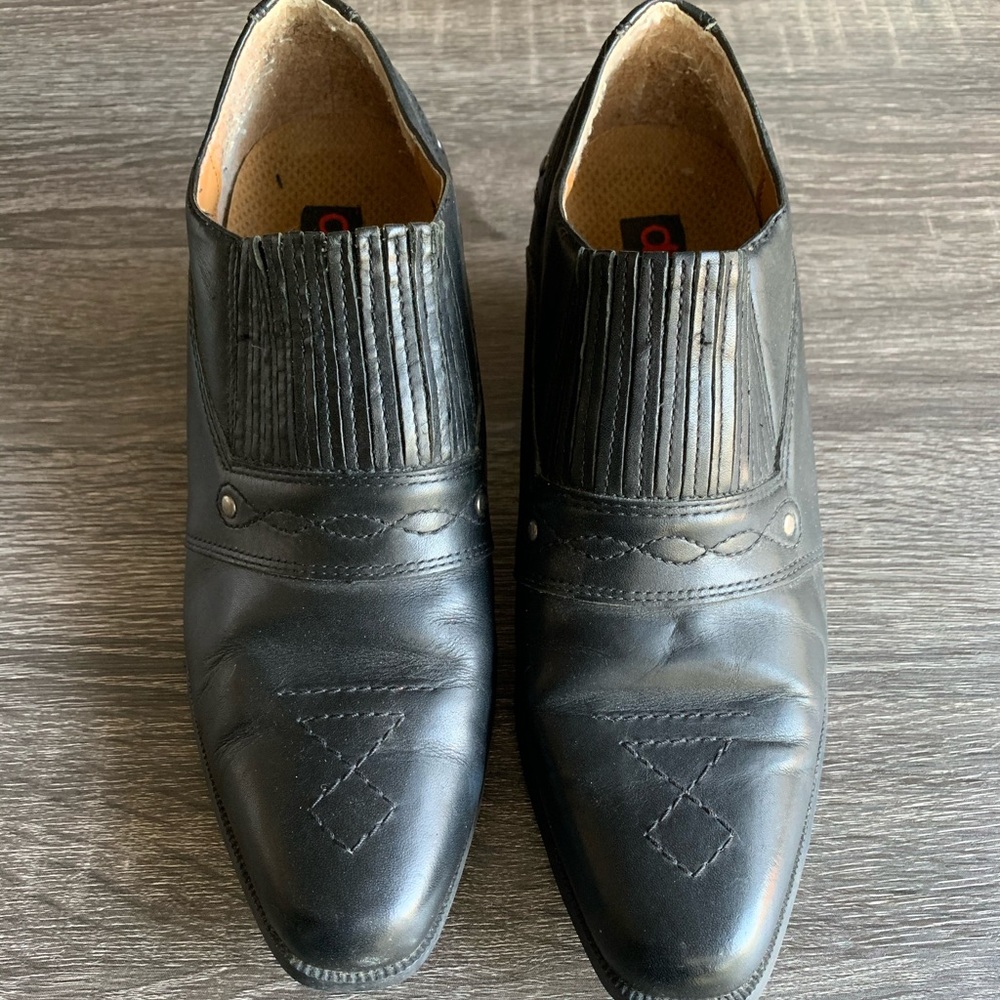 Leather low cut ankle dingo boots